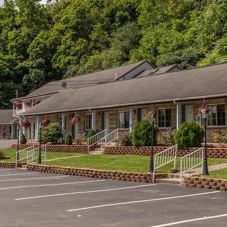 Budget Inn Watkins Glen Exterior photo